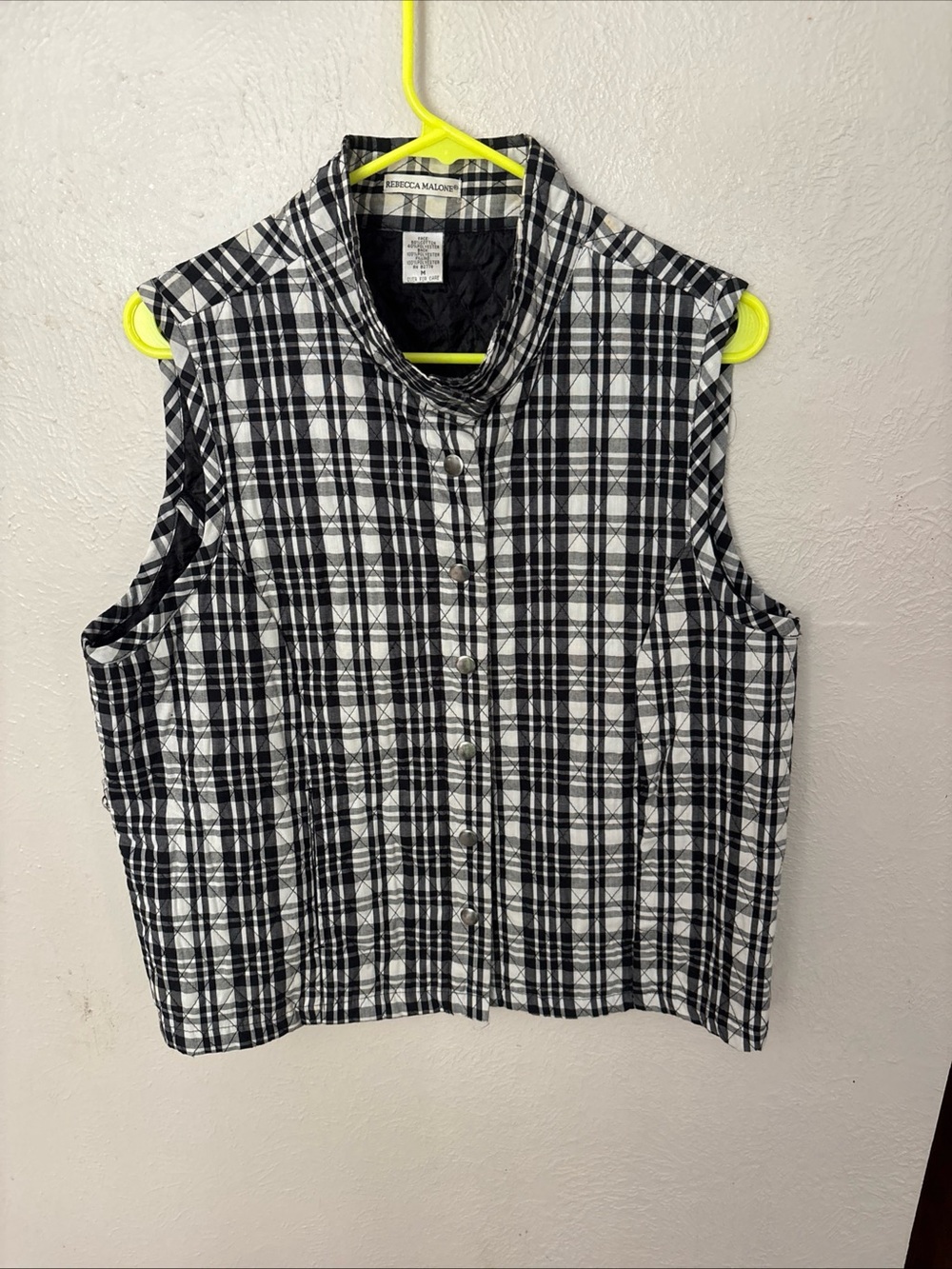 Rebecca Malone Black and White Plaid Sleeveless Button-Up Top